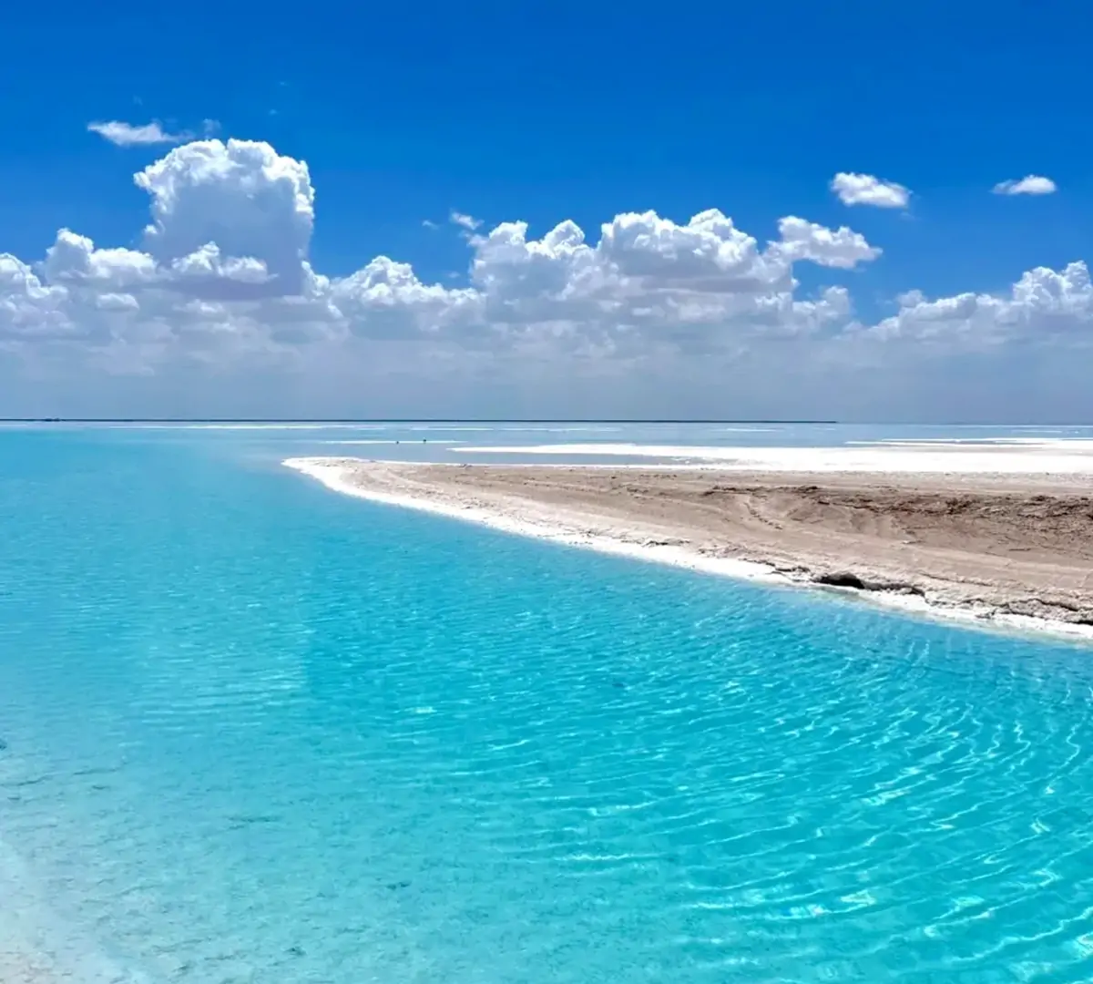 Dongtaijinuer Lake - The 'Blue Gem' of the Qaidam Basin.webp