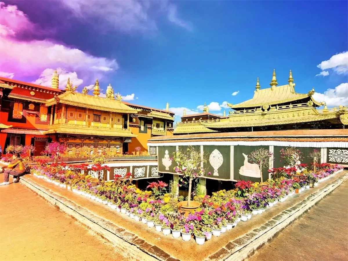 Golden Roof Platform