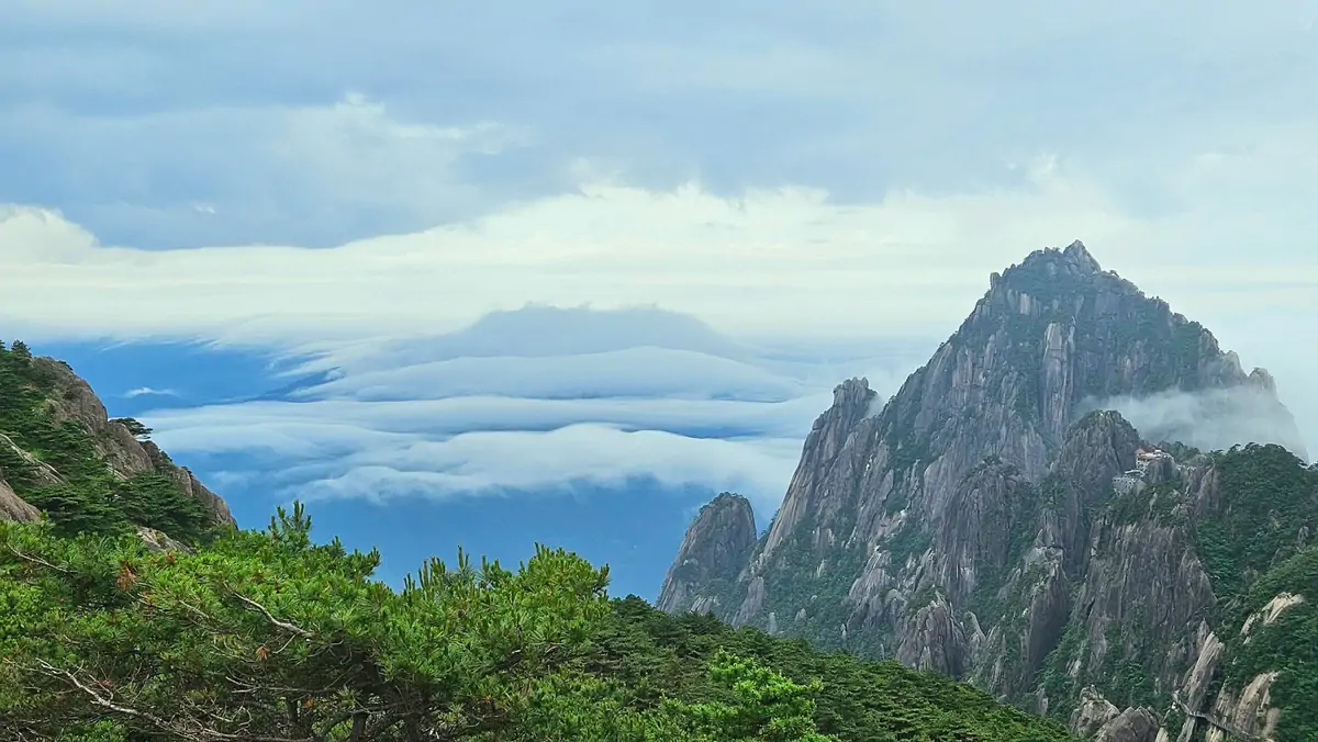 Bright Summit， Huangshan | Best Sunrise Viewpoint & Travel Guide