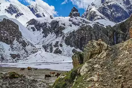 Xinjiang Wusun trekking