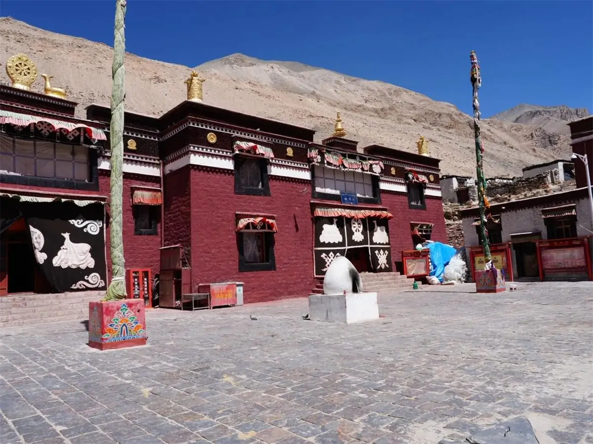 Rongbuk Monastery Travel Guide (2026): How to Visit Mount Everest Base Camp Tibet