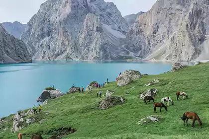 Xinjiang Wusun trekking