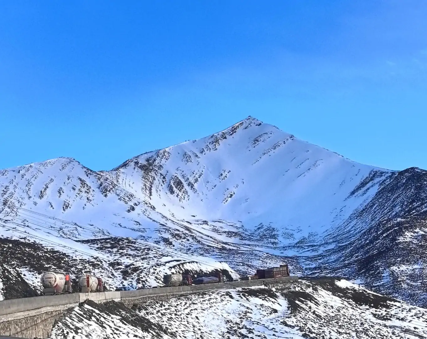 Zheduo Mountain Travel Guide